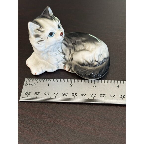 Vintage Bone China Cat Kitty Figurine Black And White made In Taiwan 4 Inches - Picture 6 of 6